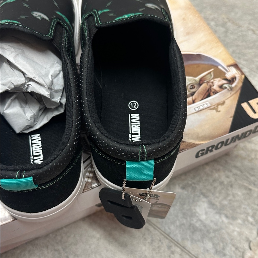 NWT Star Wars Ground Up Slip-On Sneakers - Picture 2 of 3